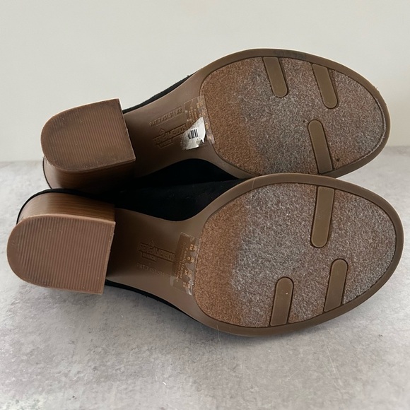 Fergalicious Women's Vorge Peep Toe Tie Back Laser Cut Bootie, Black 8 - Picture 10 of 10